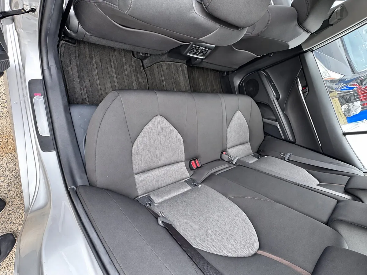 Toyota Camry Saloon, Petrol Hybrid, 2020, Silver