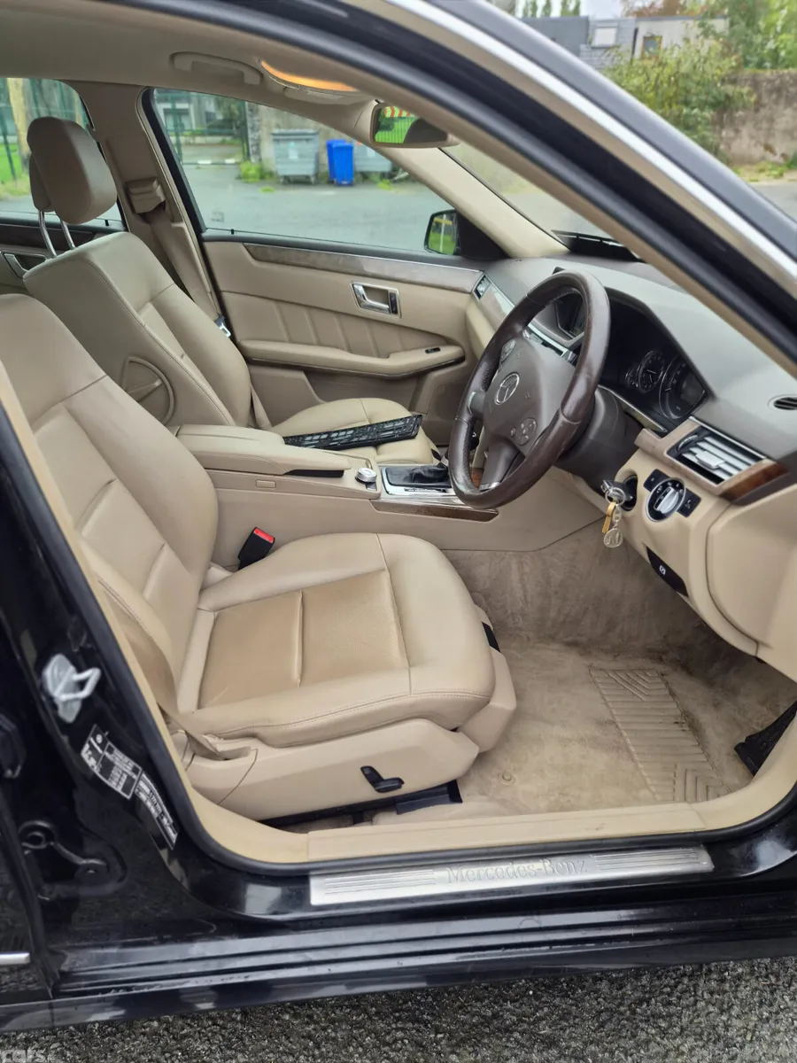 Mercedes-Benz E-Class Saloon, Diesel, 2011, Black