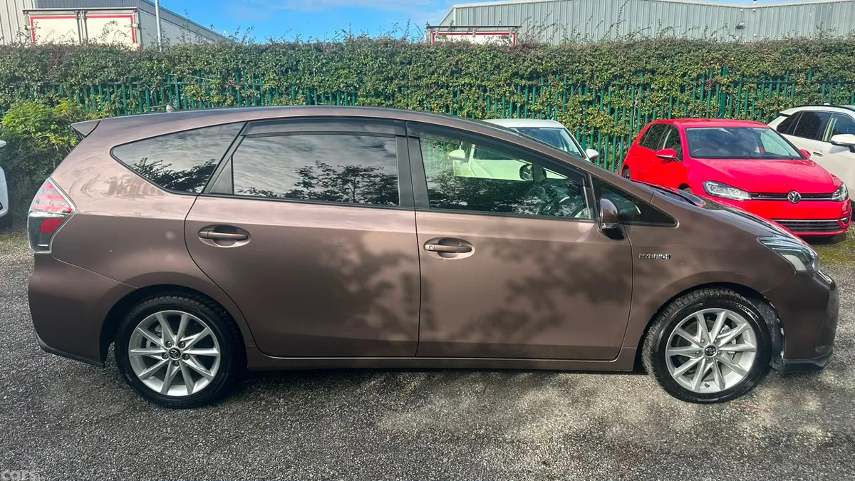 Toyota Prius Estate, Petrol Hybrid, 2019, Gold