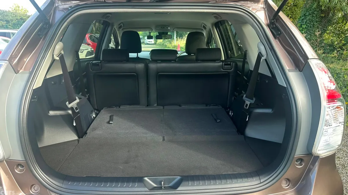 Toyota Prius Estate, Petrol Hybrid, 2019, Gold