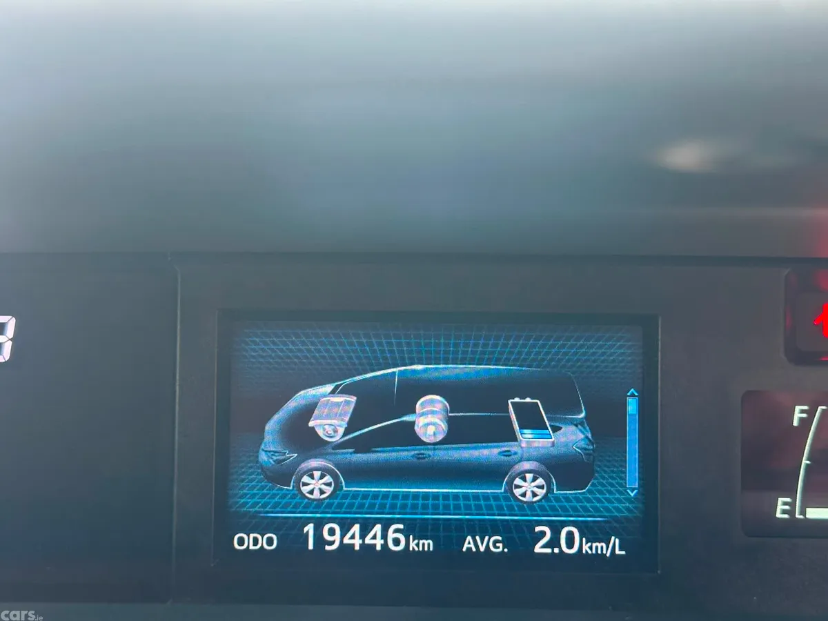 Toyota Prius Estate, Petrol Hybrid, 2019, Gold