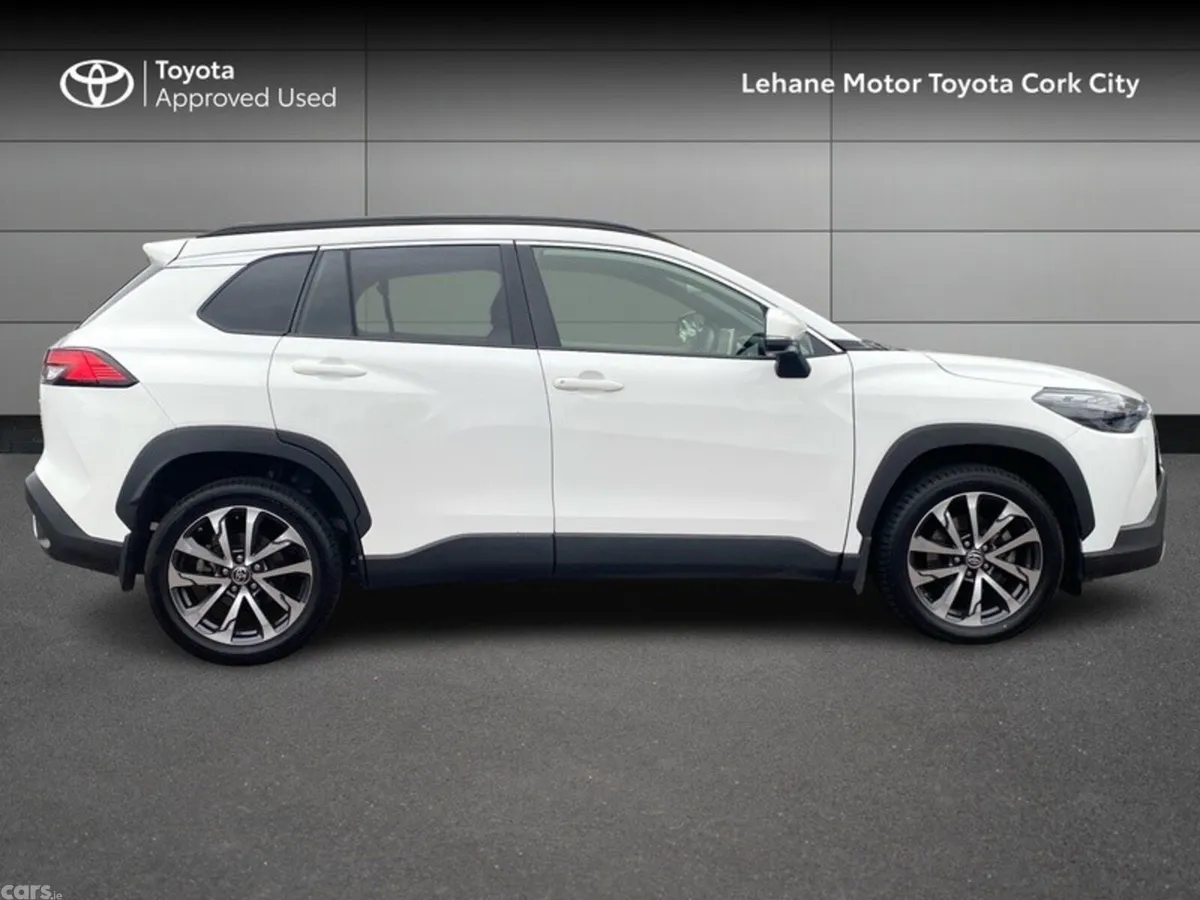 Toyota Corolla Cross Hatchback, Petrol Hybrid, 2023, White