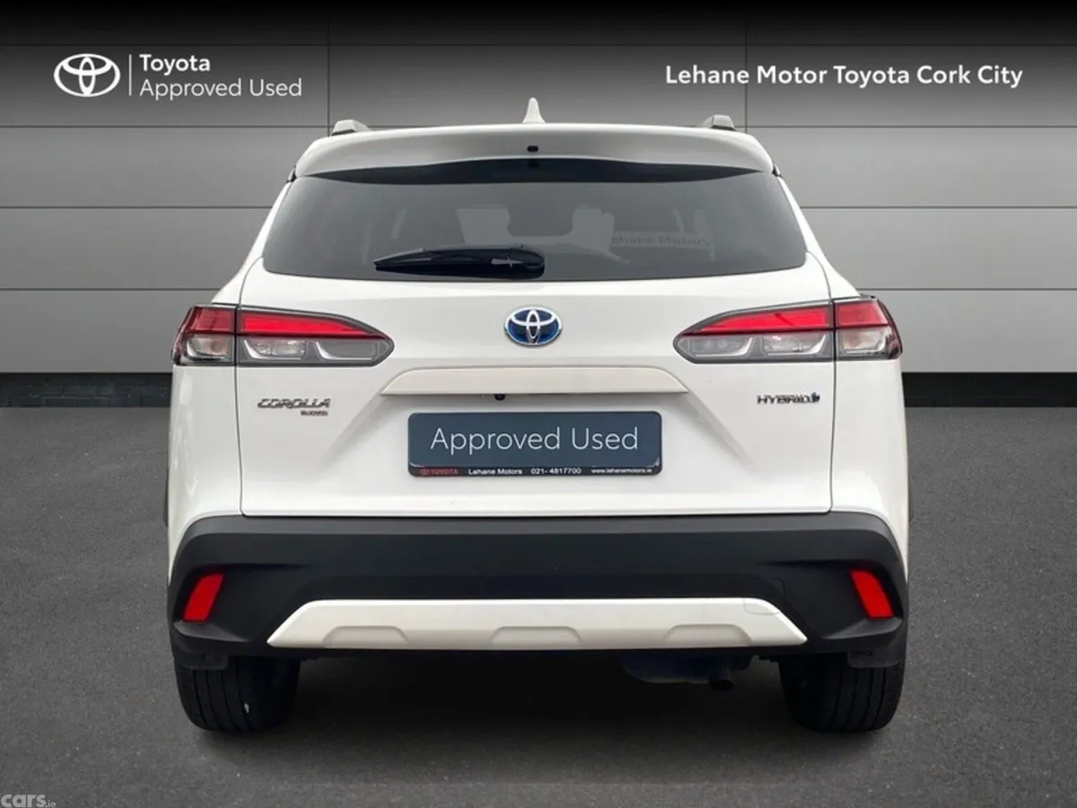Toyota Corolla Cross Hatchback, Petrol Hybrid, 2023, White
