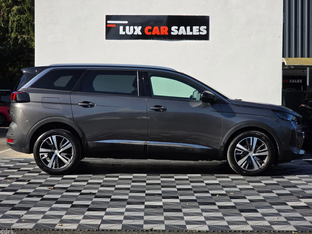 Peugeot 5008 MPV, Diesel, 2023, Grey