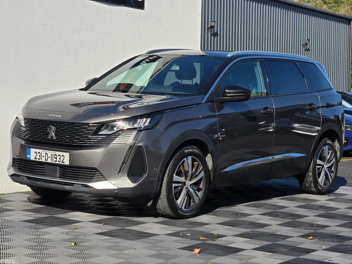 Peugeot 5008 MPV, Diesel, 2023, Grey