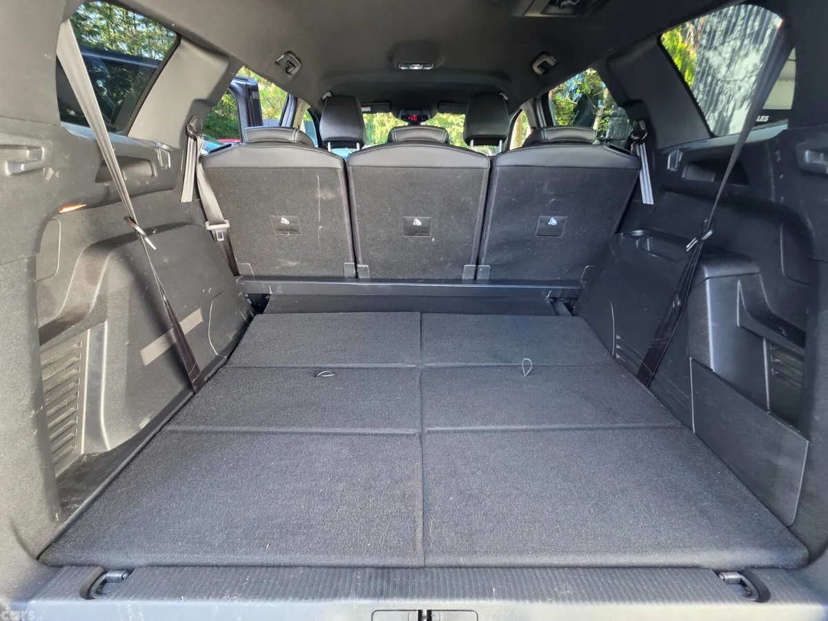Peugeot 5008 MPV, Diesel, 2023, Grey