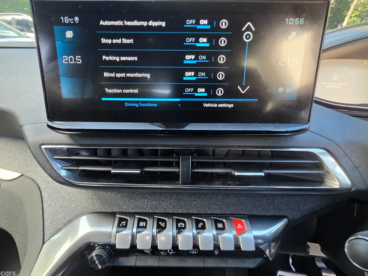 Peugeot 5008 MPV, Diesel, 2023, Grey