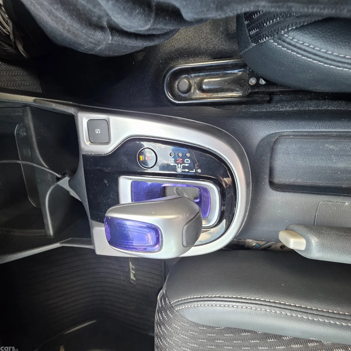 Honda Fit Hatchback, Petrol Hybrid, 2016, White