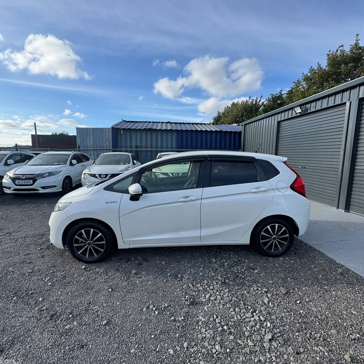 Honda Fit Hatchback, Petrol Hybrid, 2016, White