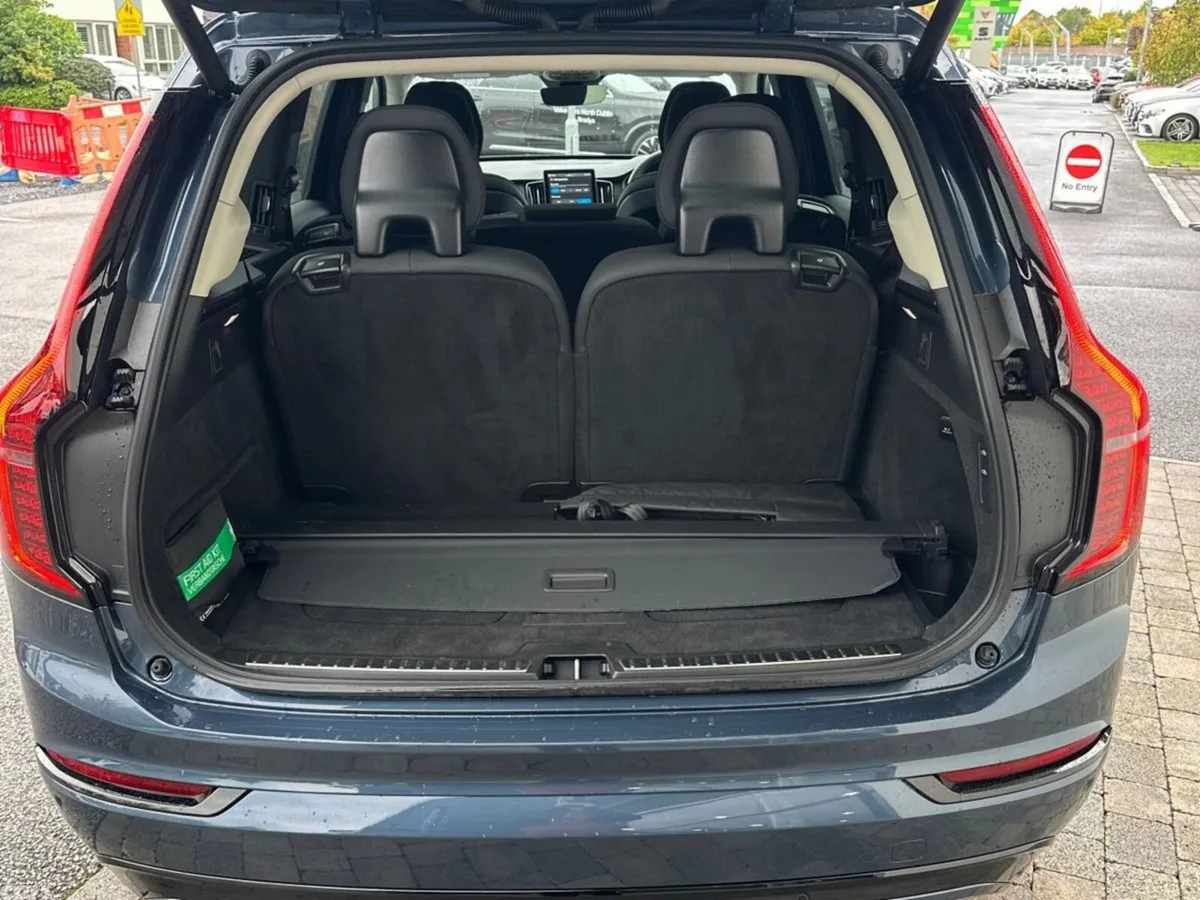 Volvo XC90 SUV, Petrol Plug-in Hybrid, 2025, Blue