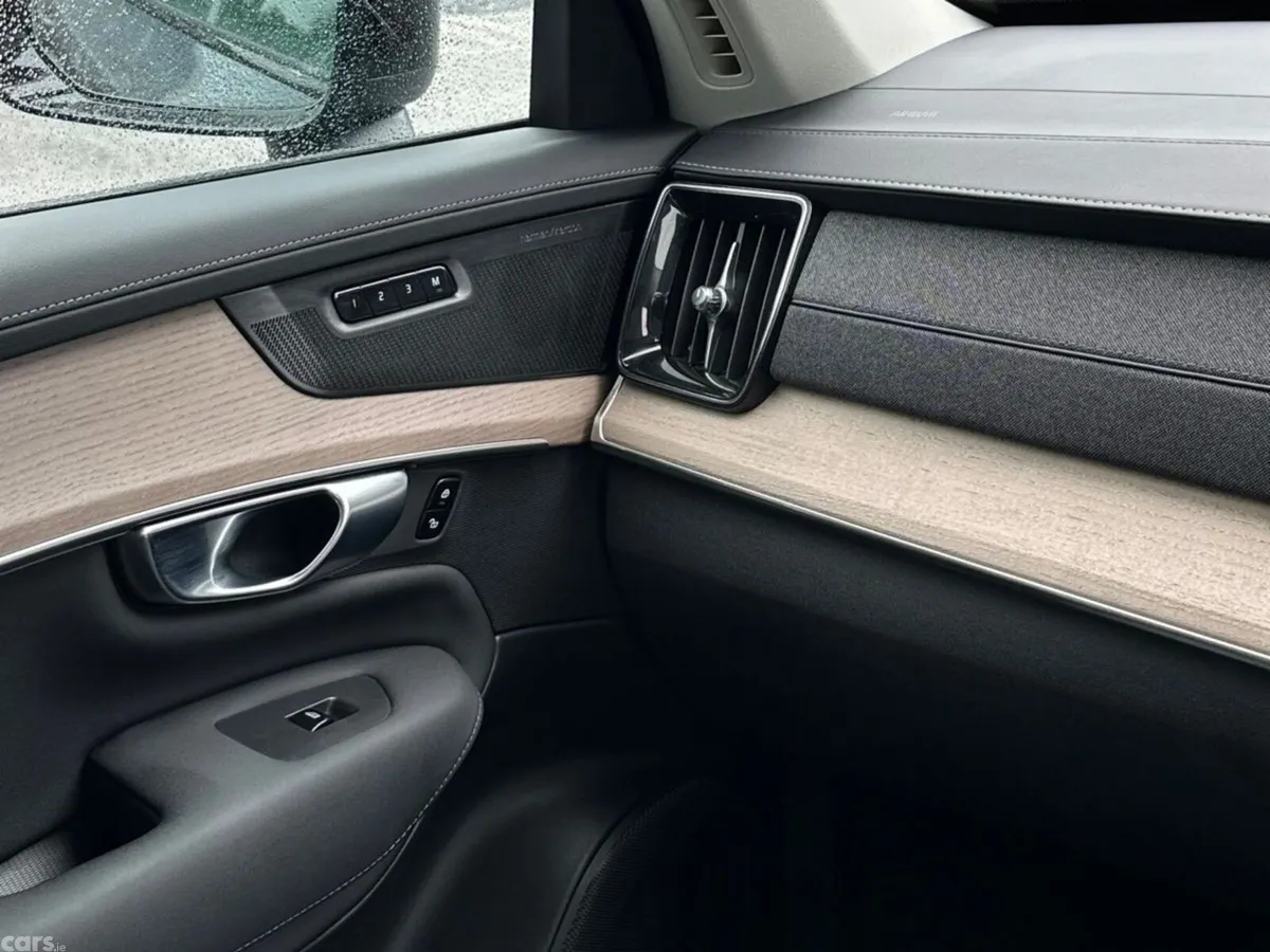Volvo XC90 SUV, Petrol Plug-in Hybrid, 2025, Blue
