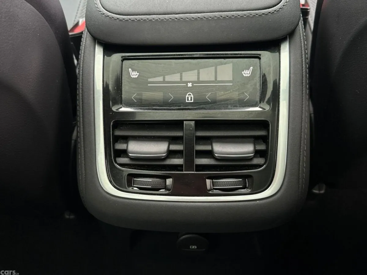 Volvo XC90 SUV, Petrol Plug-in Hybrid, 2025, Blue