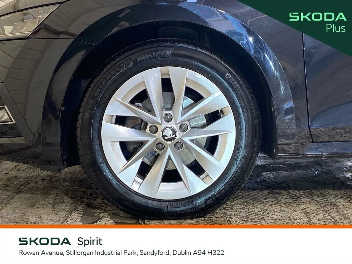 Skoda Octavia Saloon, Diesel, 2023, Black