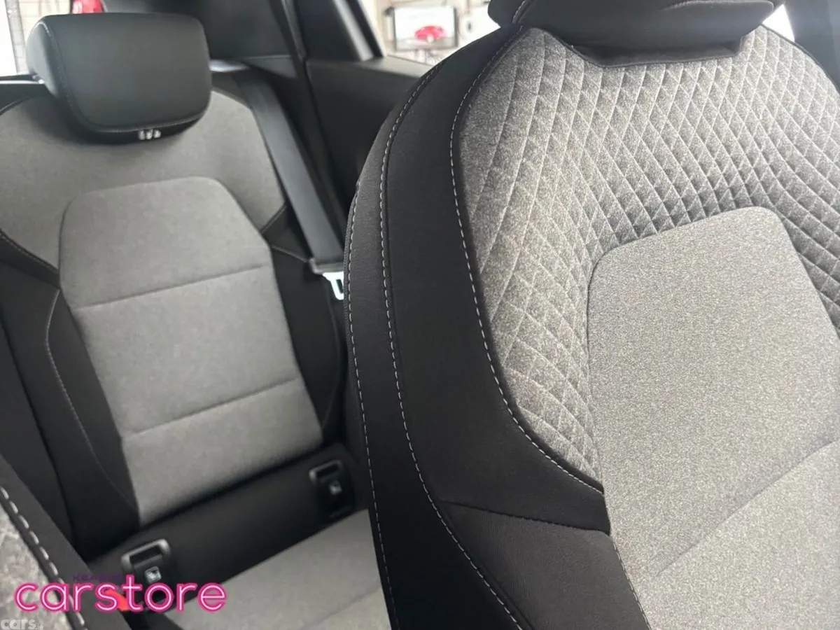 Renault Clio Hatchback, Petrol, 2024, Red