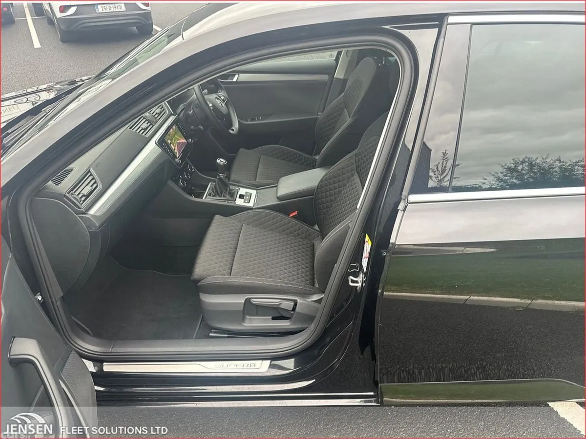 Skoda Superb Saloon, Diesel, 2023, Black