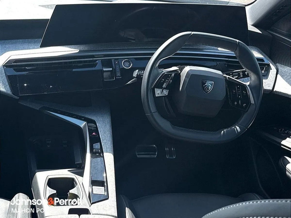 Peugeot 5008 MPV, Petrol, 2026, White