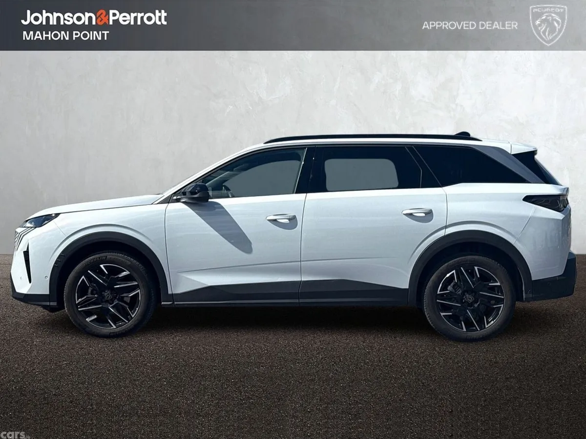 Peugeot 5008 MPV, Petrol, 2026, White