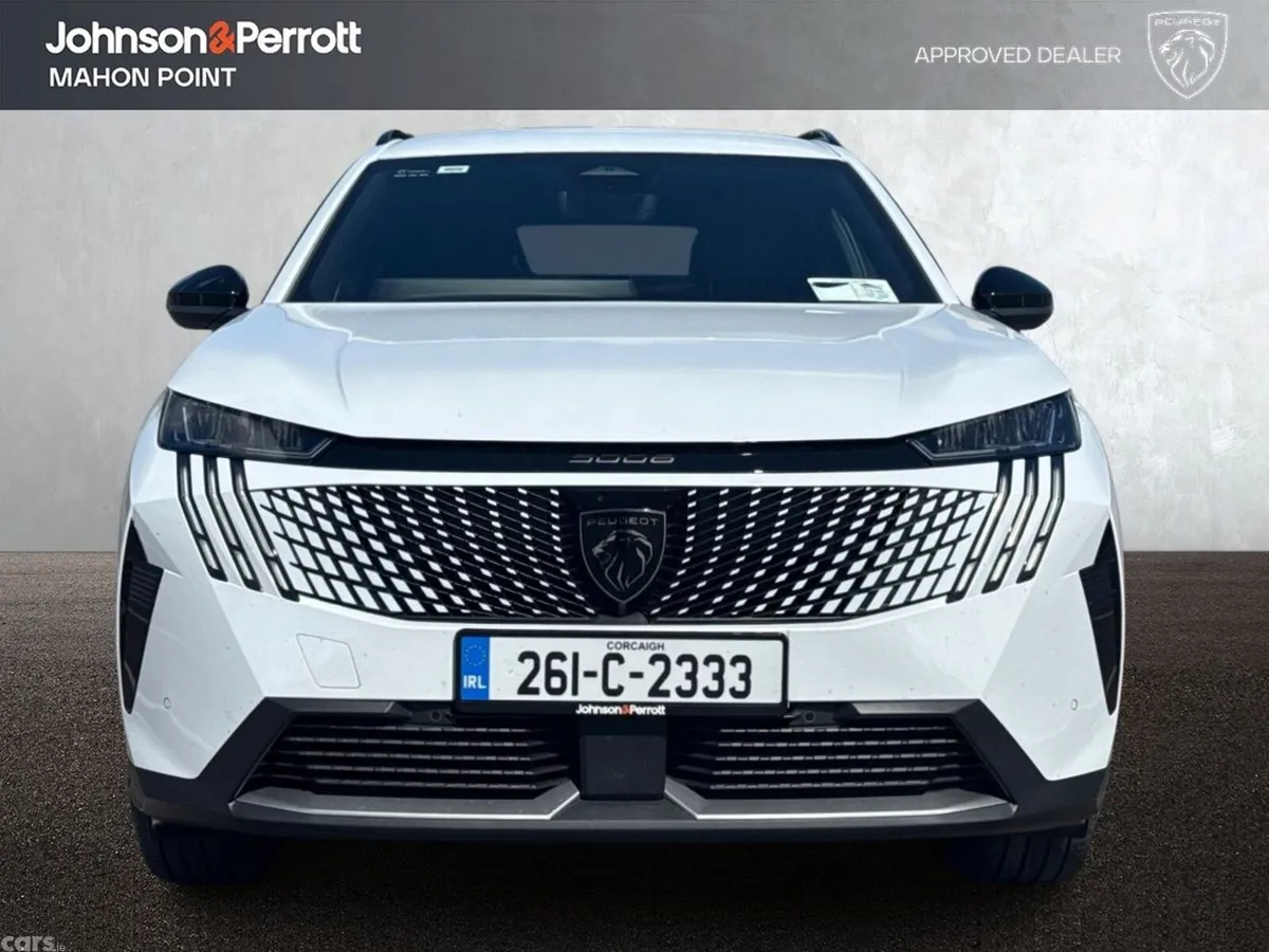 Peugeot 5008 MPV, Petrol, 2026, White