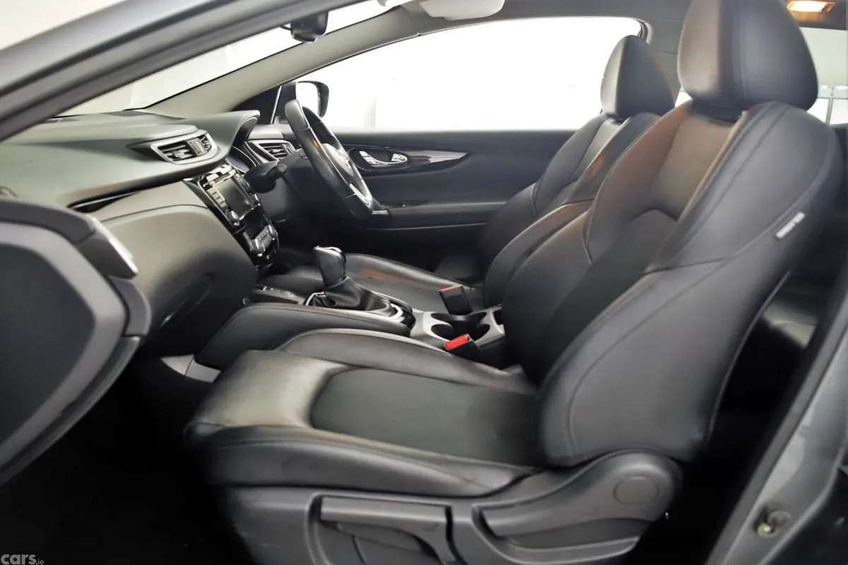 Nissan Qashqai SUV, Diesel, 2019, Grey