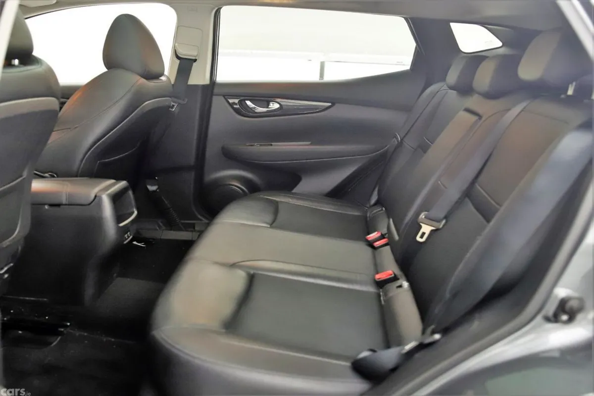 Nissan Qashqai SUV, Diesel, 2019, Grey