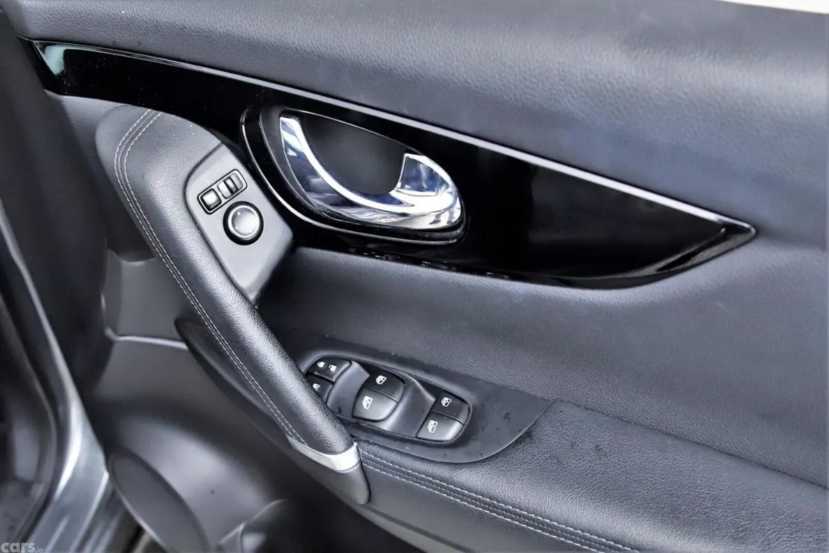 Nissan Qashqai SUV, Diesel, 2019, Grey