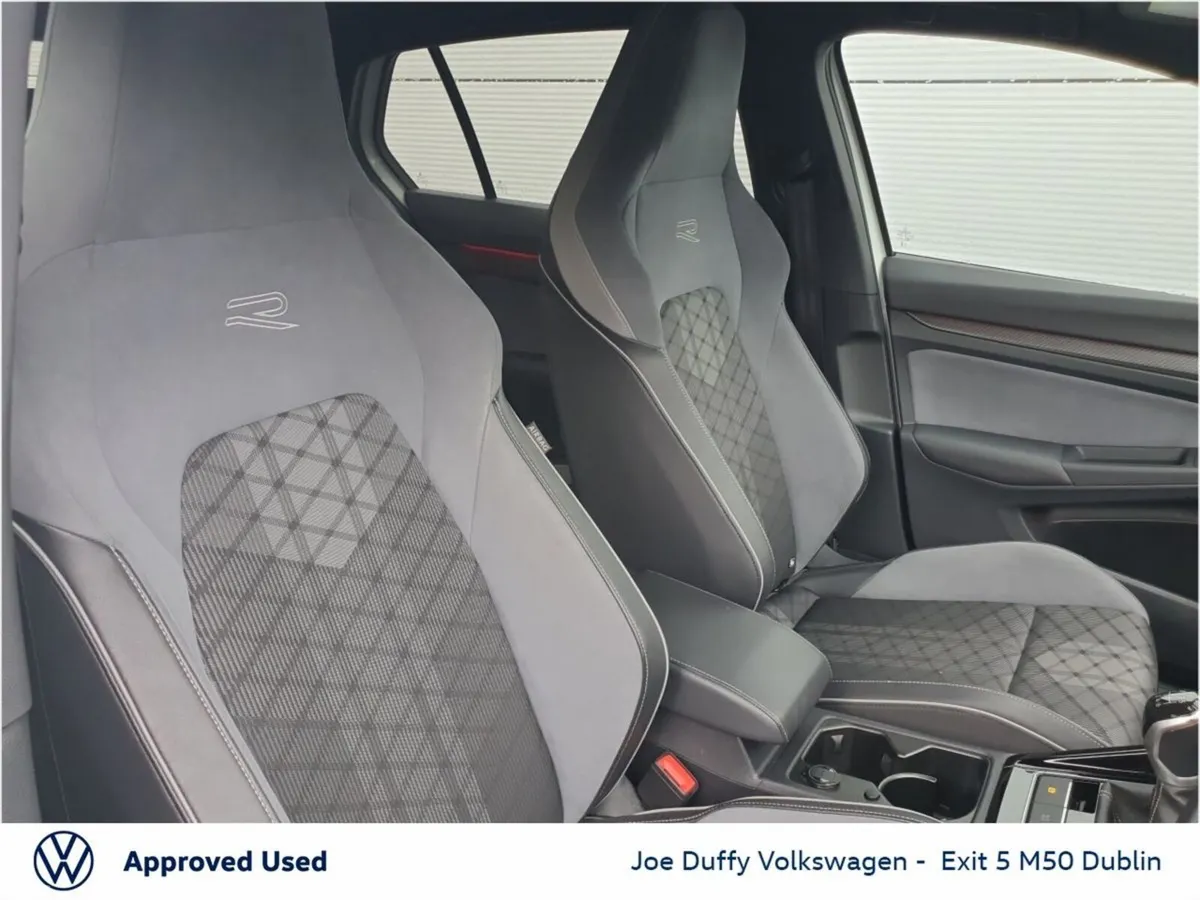 Volkswagen Golf Estate, Petrol, 2024, White