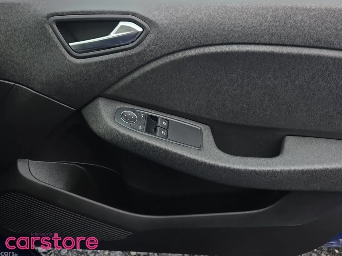 Renault Clio Hatchback, Petrol, 2023, Blue