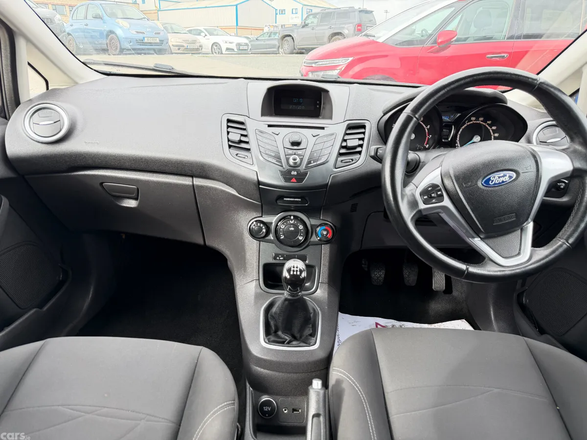 Ford Fiesta Hatchback, Petrol, 2013, Black