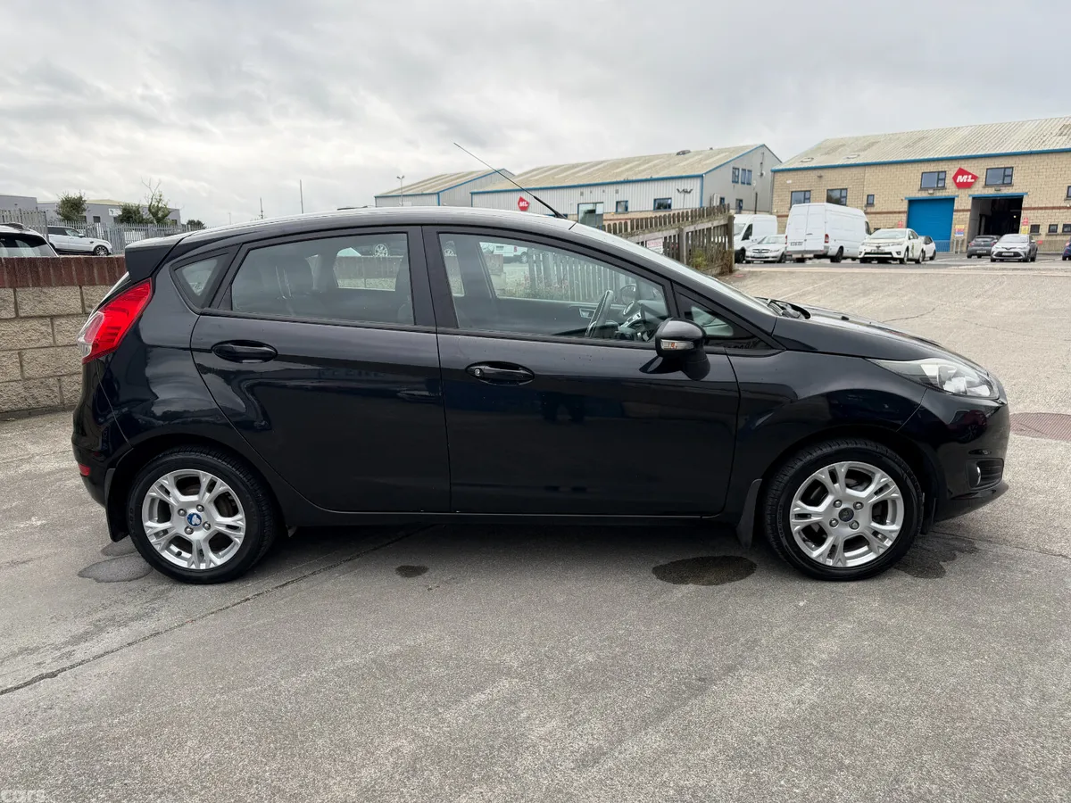 Ford Fiesta Hatchback, Petrol, 2013, Black