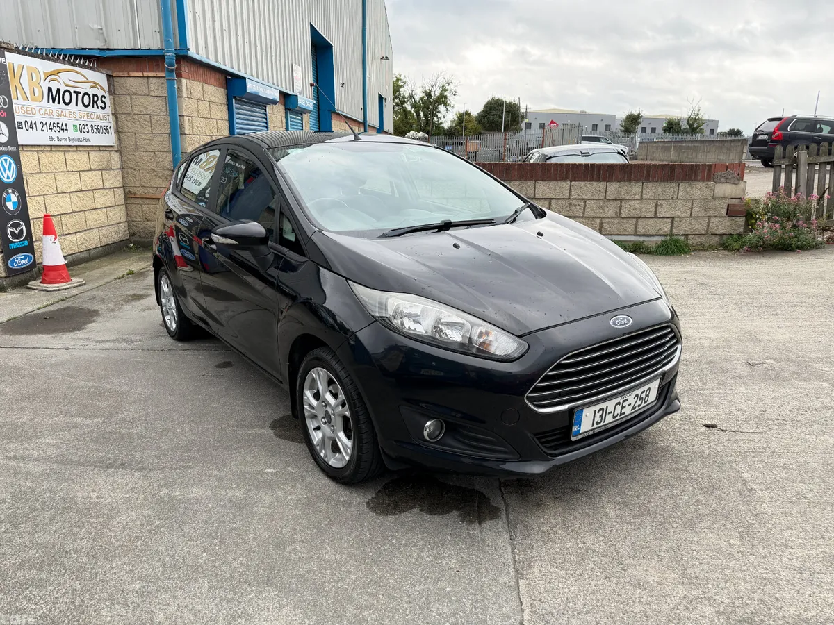 Ford Fiesta Hatchback, Petrol, 2013, Black