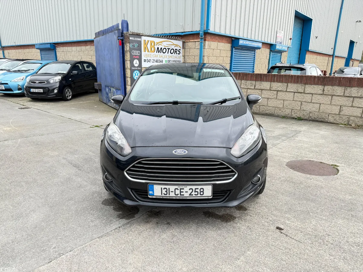Ford Fiesta Hatchback, Petrol, 2013, Black