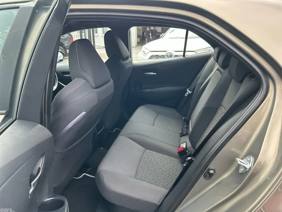 Toyota Corolla Hatchback, Petrol Hybrid, 2019, Bronze