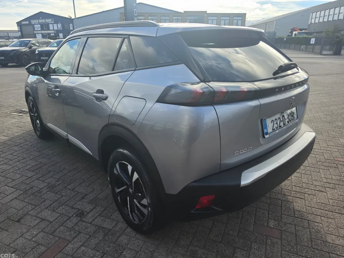Peugeot 2008 MPV, Petrol, 2023, Grey