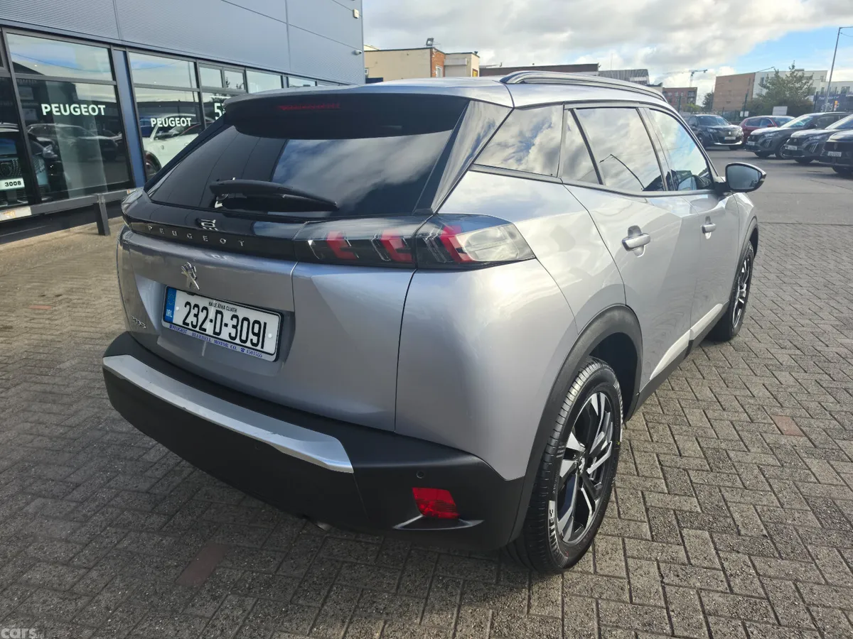 Peugeot 2008 MPV, Petrol, 2023, Grey
