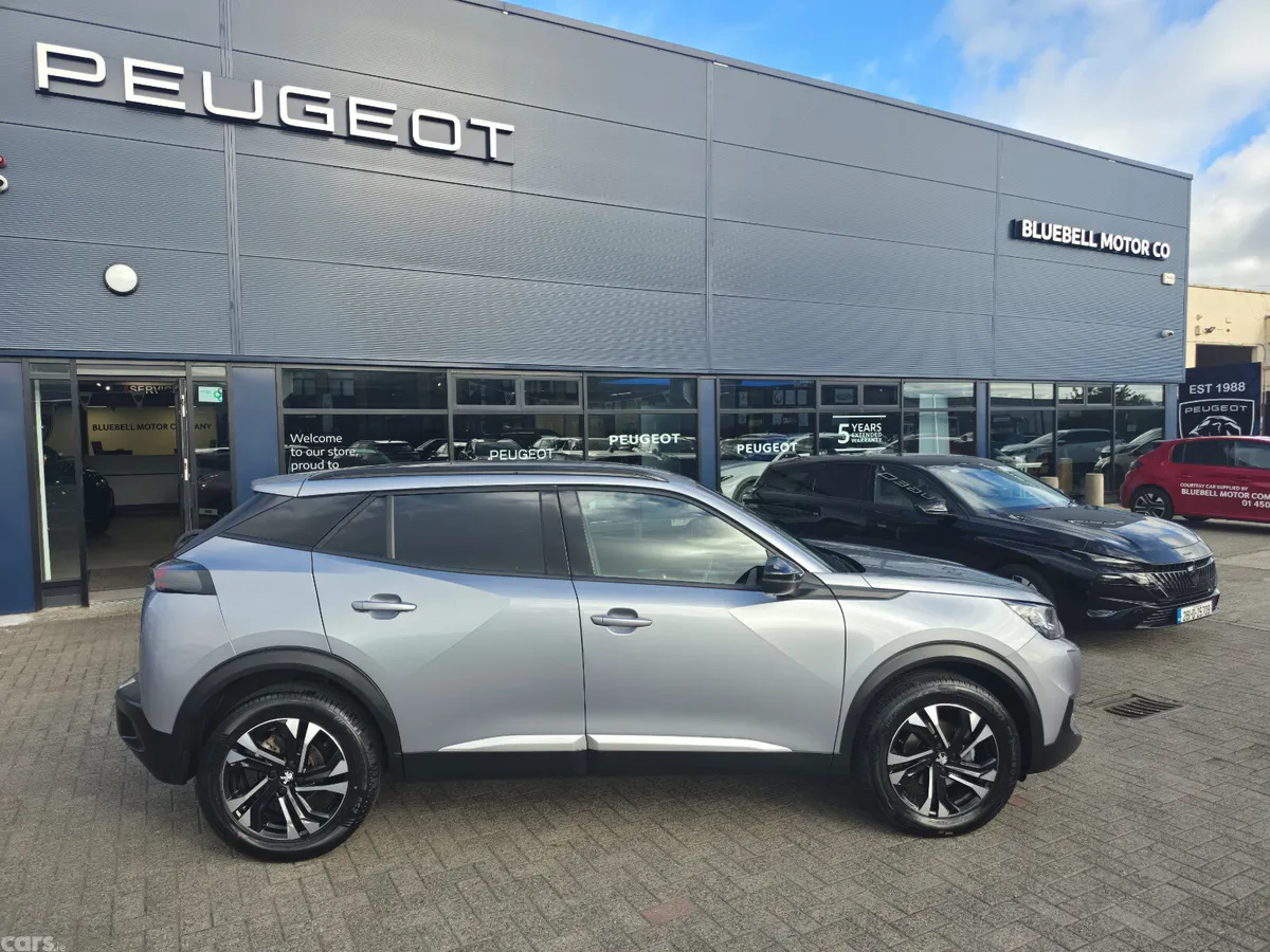 Peugeot 2008 MPV, Petrol, 2023, Grey