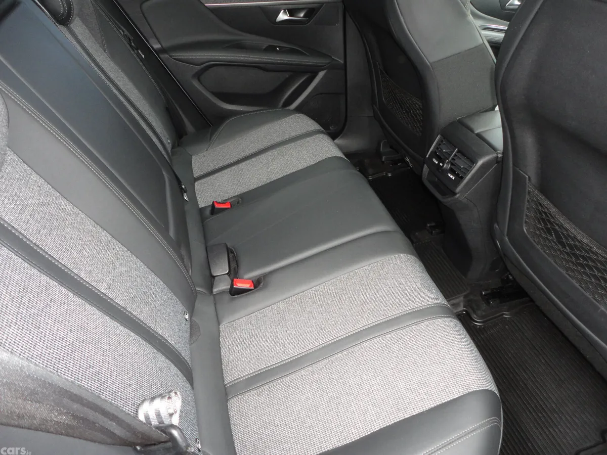 Peugeot 3008 Hatchback, Diesel, 2019, Grey