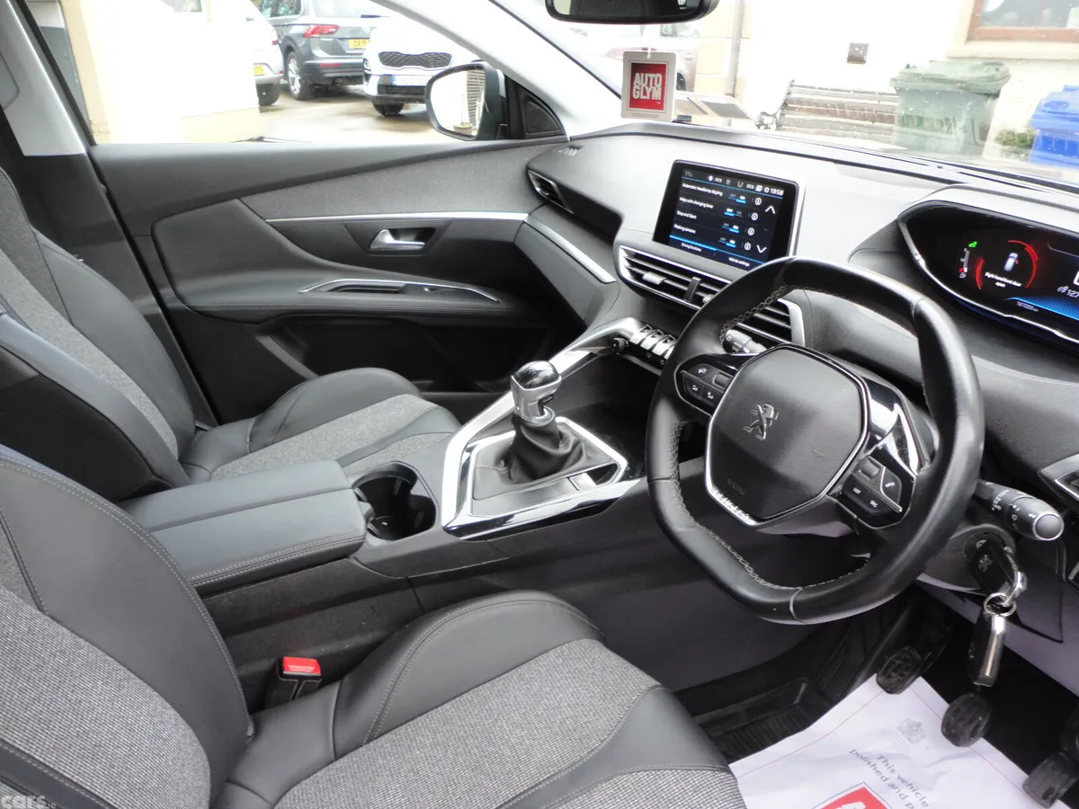 Peugeot 3008 Hatchback, Diesel, 2019, Grey