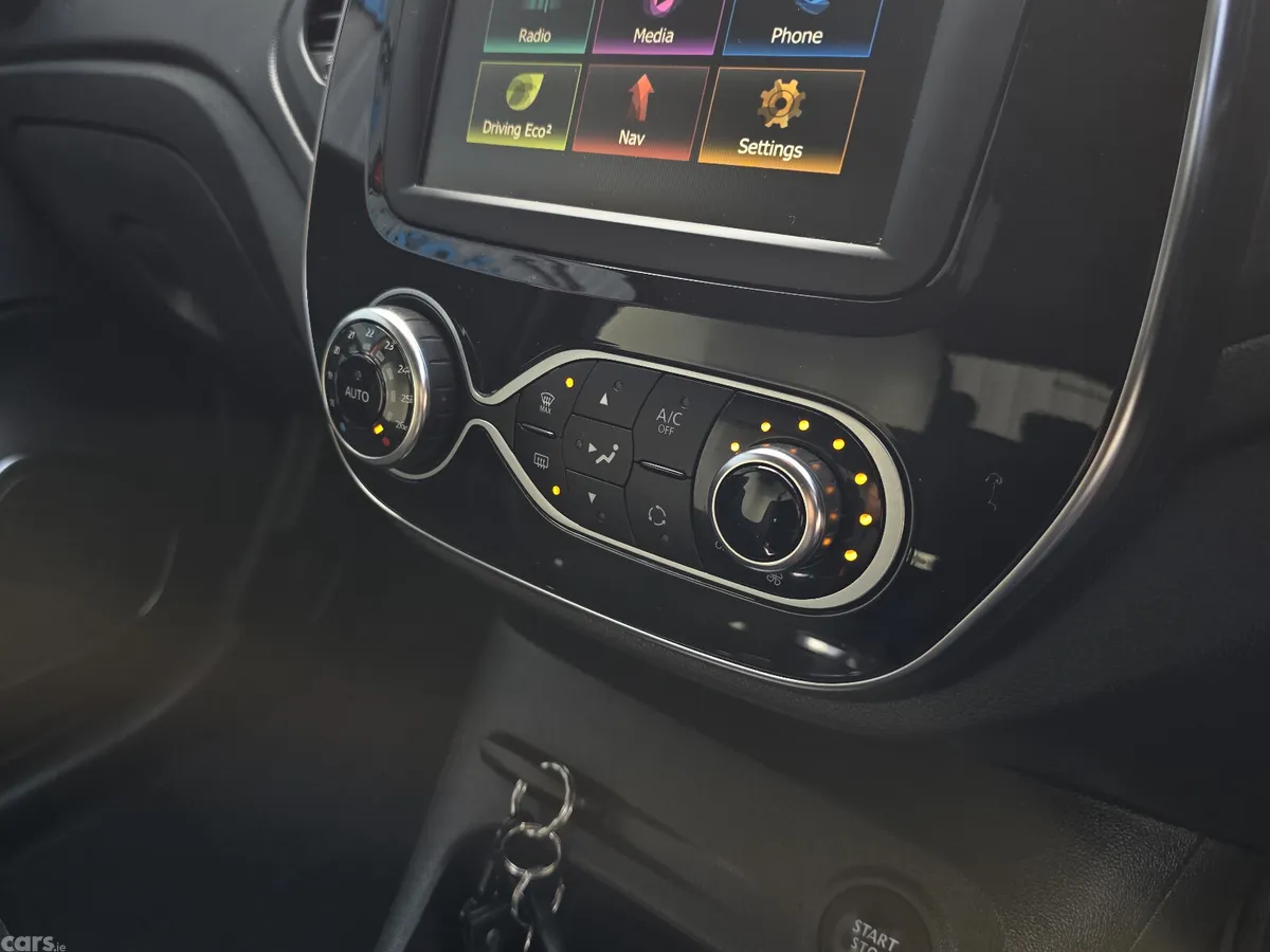 Renault Captur Hatchback, Diesel, 2019, Red