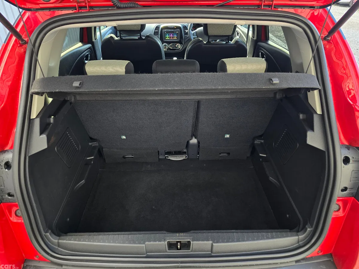 Renault Captur Hatchback, Diesel, 2019, Red