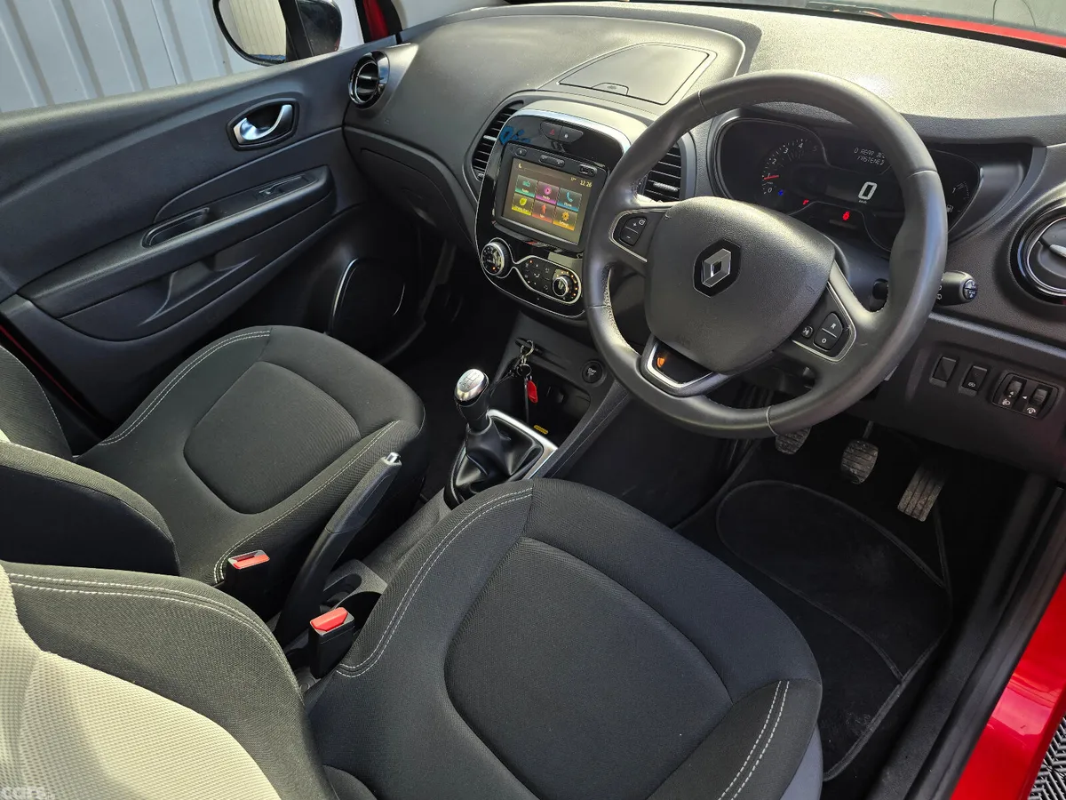 Renault Captur Hatchback, Diesel, 2019, Red