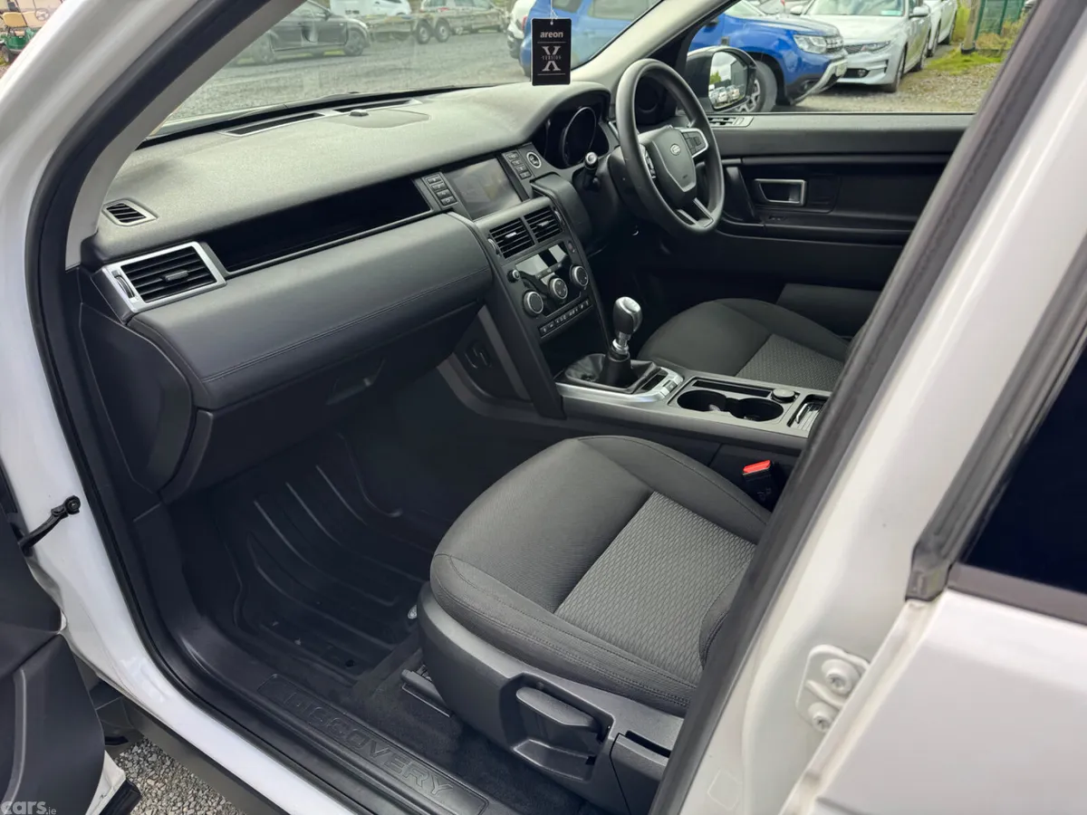 Land Rover Discovery SUV, Diesel, 2017, White