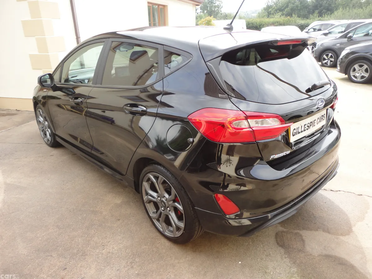 Ford Fiesta Hatchback, Diesel, 2018, Black