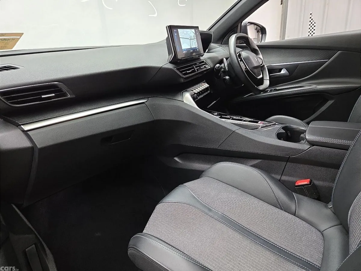 Peugeot 5008 MPV, Diesel, 2024, Black
