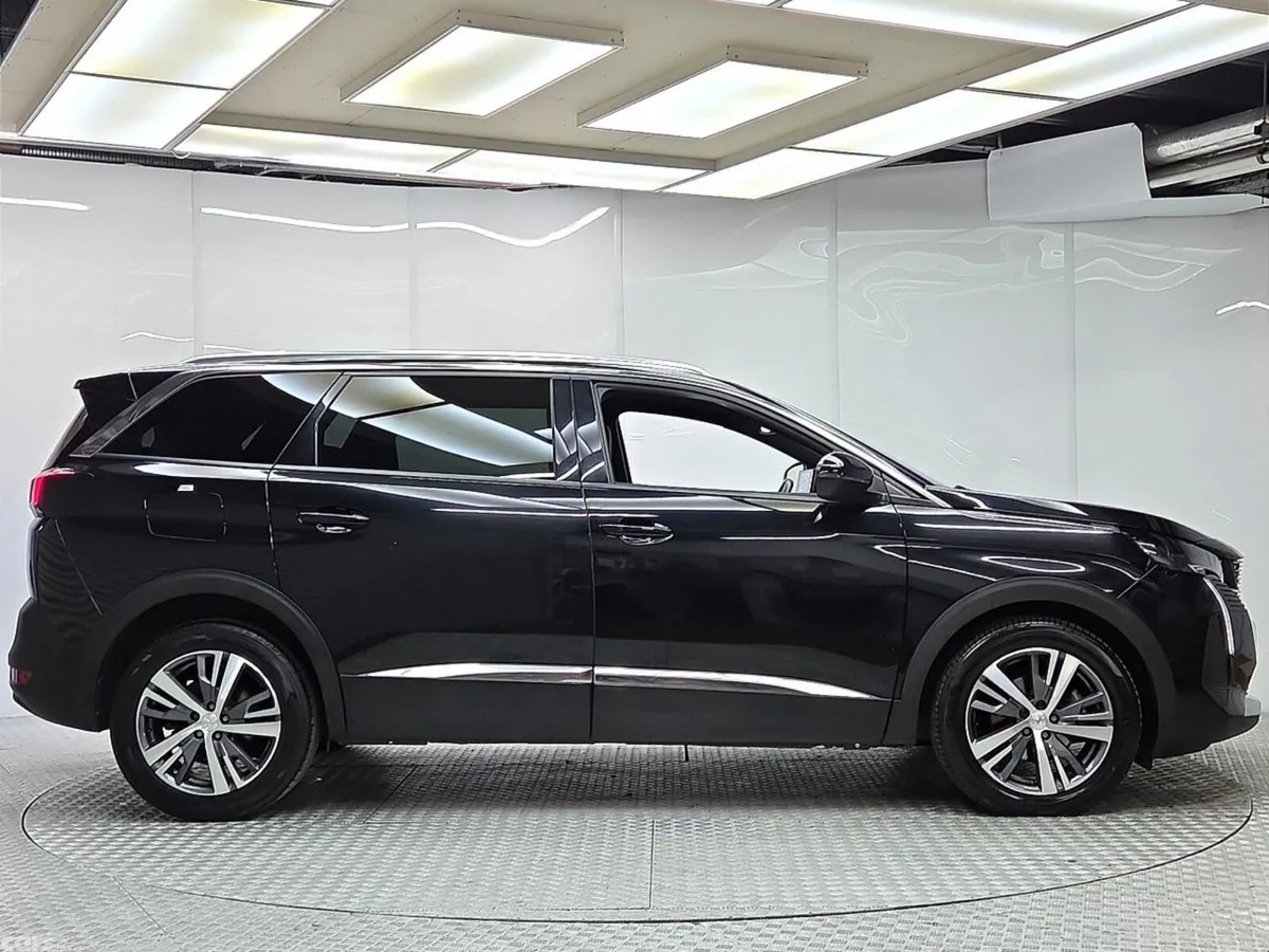 Peugeot 5008 MPV, Diesel, 2024, Black
