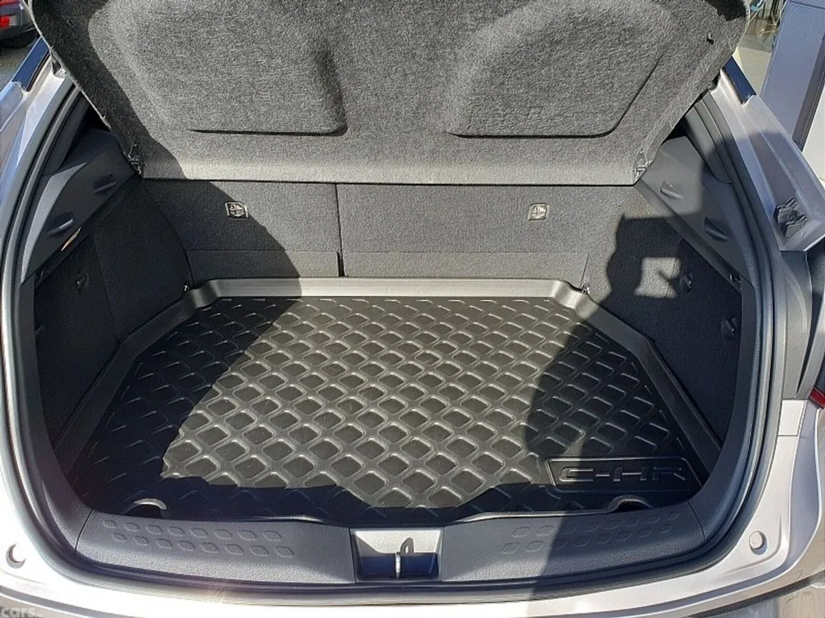 Toyota C-HR SUV, Petrol, 2018, Silver