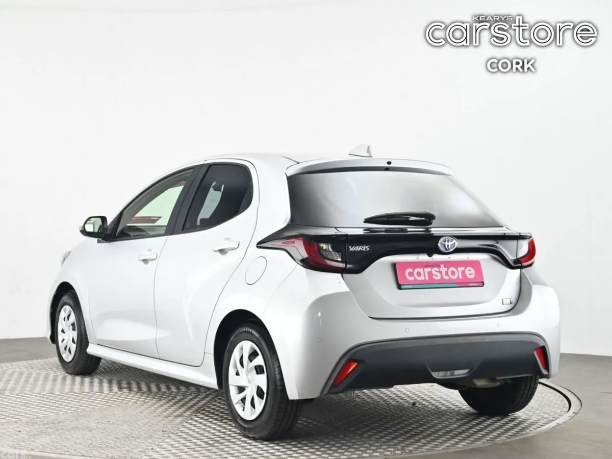 Toyota Yaris Hatchback, Petrol Hybrid, 2021, Silver