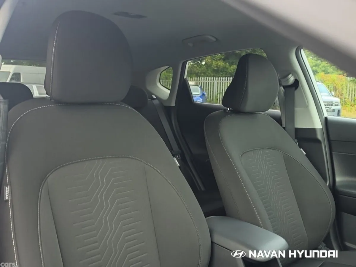 Hyundai KONA MPV, Petrol Hybrid, 2024, White