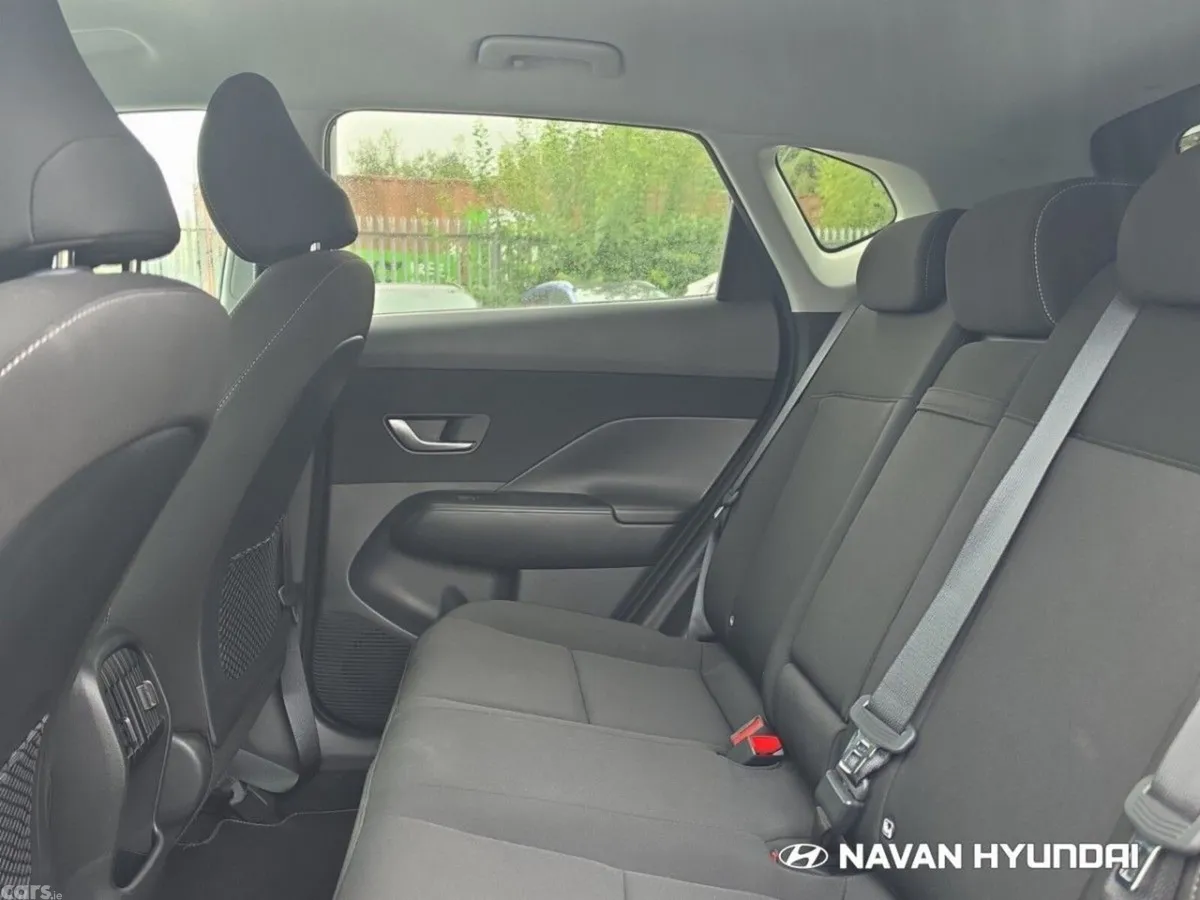 Hyundai KONA MPV, Petrol Hybrid, 2024, White