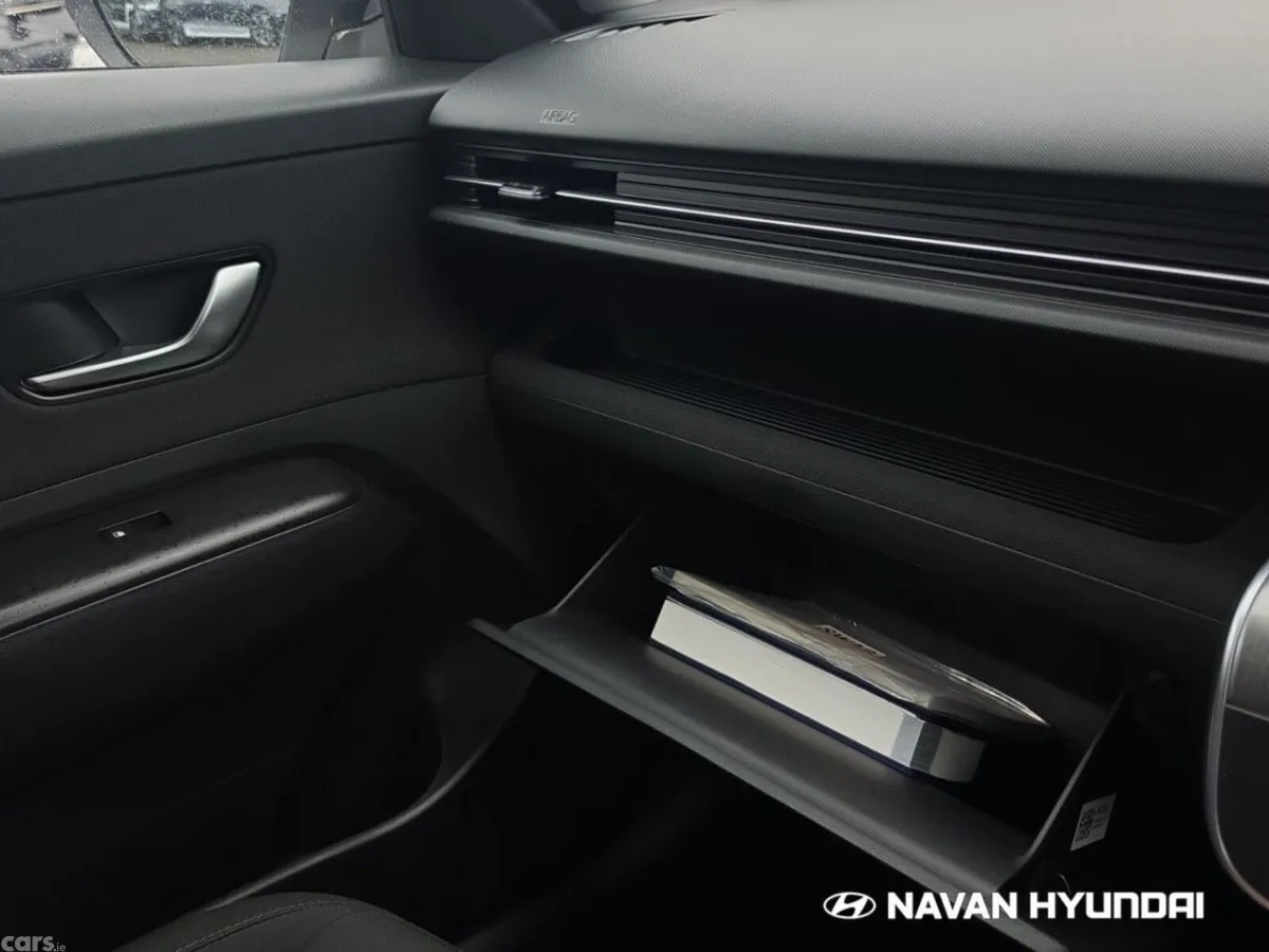 Hyundai KONA MPV, Petrol Hybrid, 2024, White