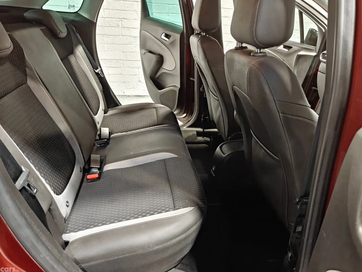 Opel Crossland X SUV, Petrol, 2018, Red